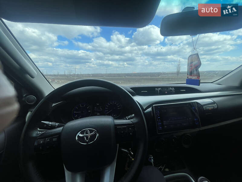 Пикап Toyota Hilux 2017 в Верхнеднепровске