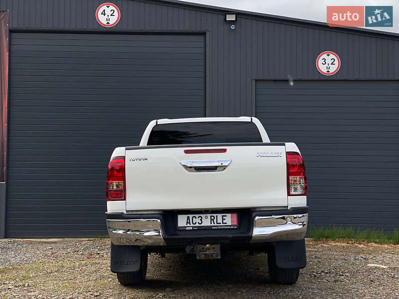 Пикап Toyota Hilux 2017 в Ужгороде
