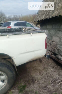 Пикап Toyota Hilux 2000 в Миргороде