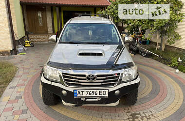 Пикап Toyota Hilux 2013 в Ивано-Франковске