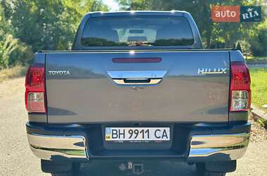 Пикап Toyota Hilux 2015 в 