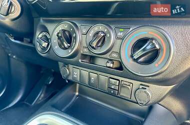 Пикап Toyota Hilux 2015 в 