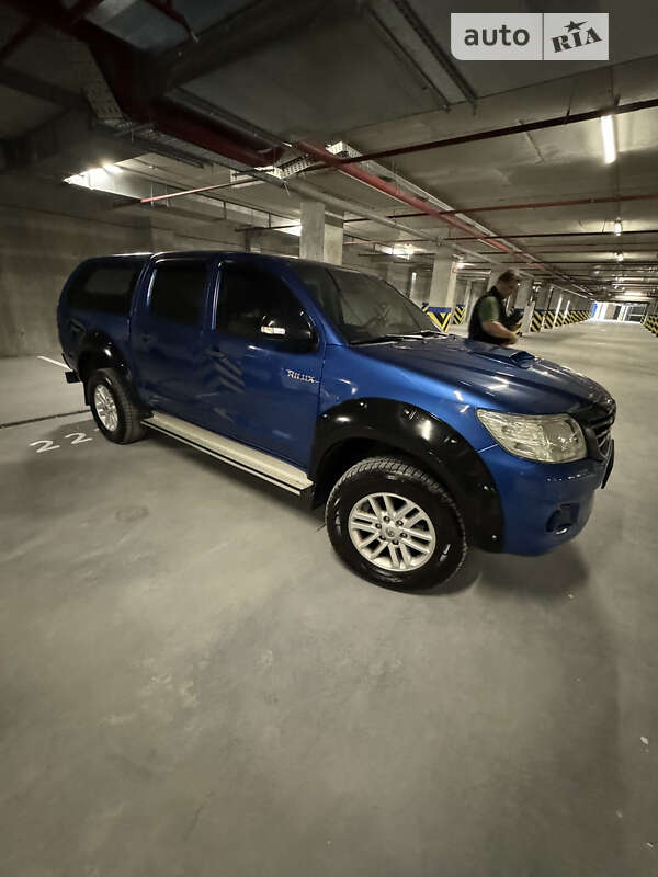 Пикап Toyota Hilux 2014 в Киеве