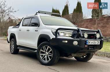 Пікап Toyota Hilux 2016 в Рівному