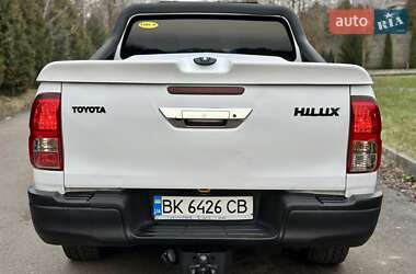 Пікап Toyota Hilux 2016 в Рівному