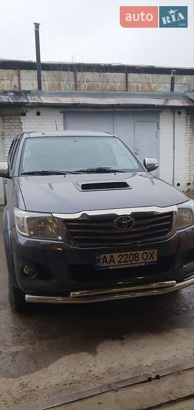 Пікап Toyota Hilux 2014 в Києві