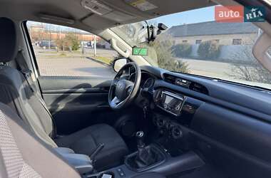 Пикап Toyota Hilux 2017 в 