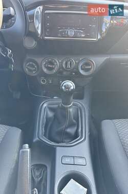 Пикап Toyota Hilux 2017 в 