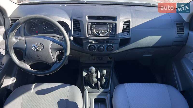 Пікап Toyota Hilux 2012 в Хмельницькому
