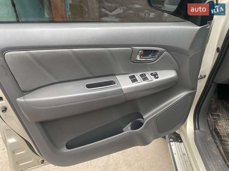 Пикап Toyota Hilux 2012 в Казатине