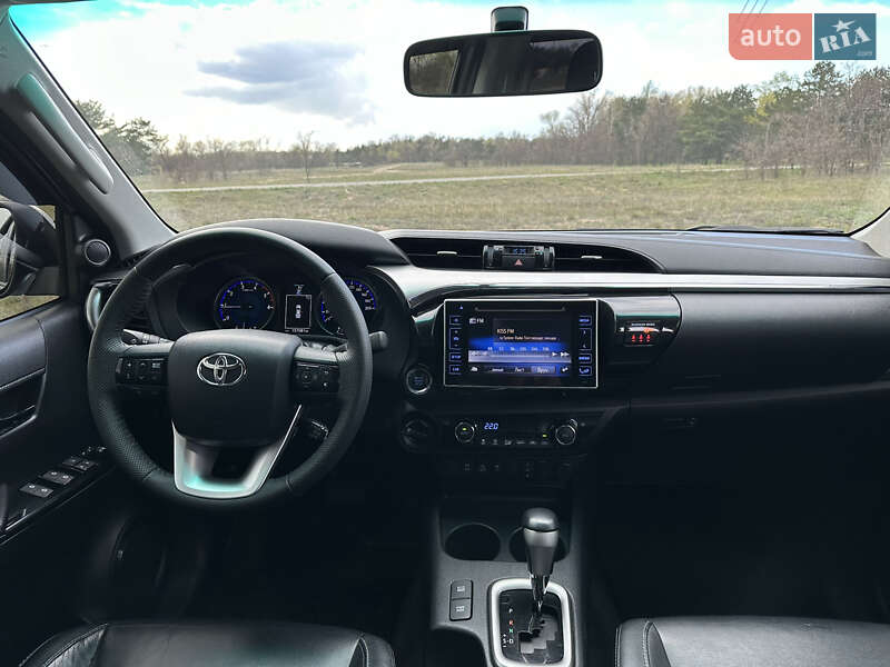 Пікап Toyota Hilux 2016 в Дніпрі