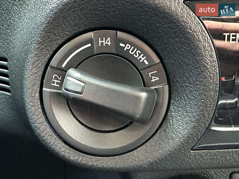 Пікап Toyota Hilux 2016 в Дніпрі