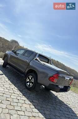 Пикап Toyota Hilux 2019 в 