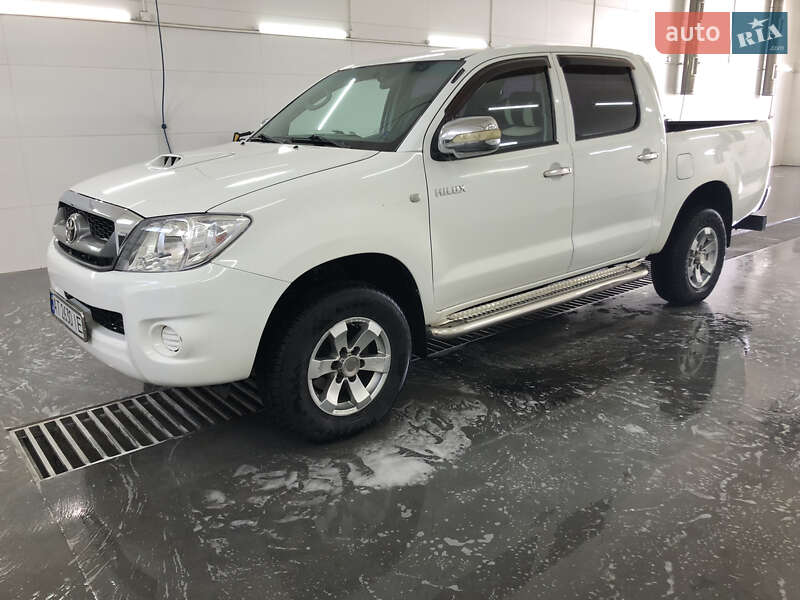 Toyota Hilux 2011