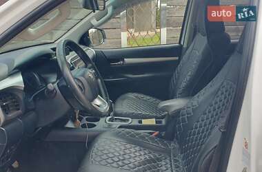 Пикап Toyota Hilux 2017 в 