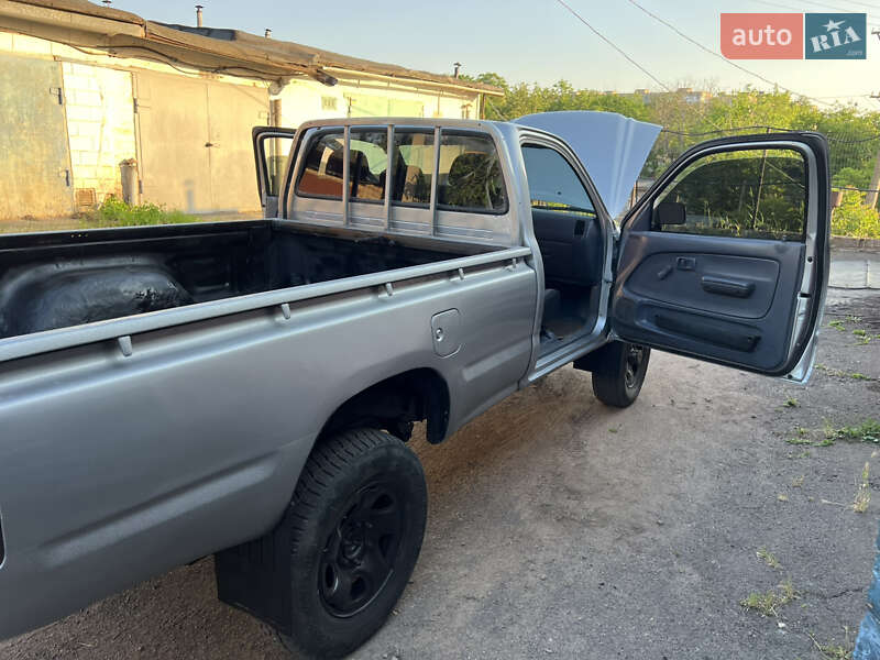 Пікап Toyota Hilux 2005 в Кривому Розі