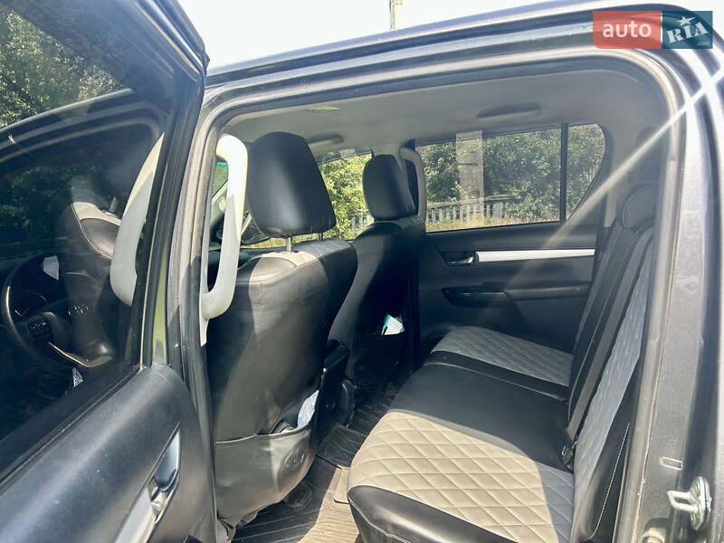 Пикап Toyota Hilux 2022 в Сумах