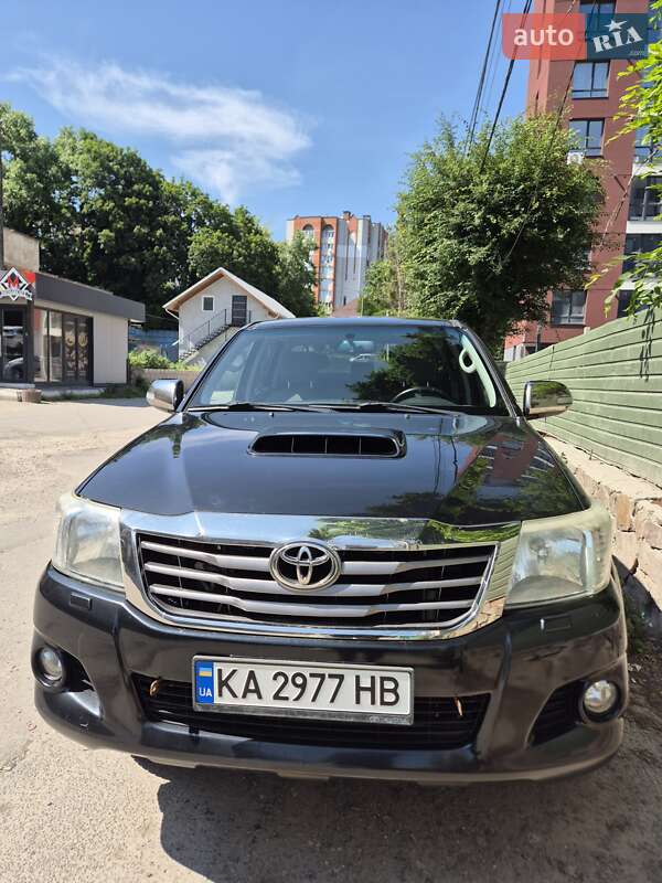 Пикап Toyota Hilux 2013 в Тернополе