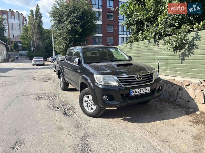 Пикап Toyota Hilux 2013 в Тернополе