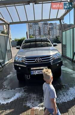 Пикап Toyota Hilux 2017 в Ивано-Франковске