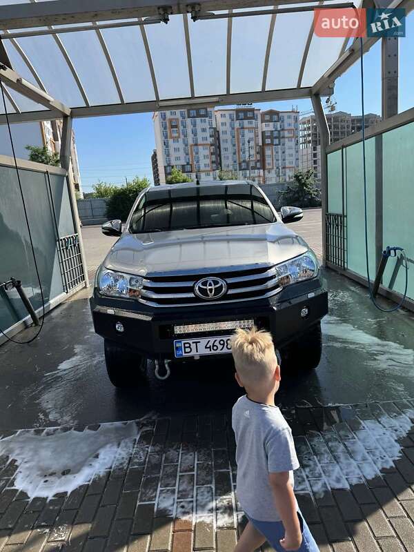 Пикап Toyota Hilux 2017 в Ивано-Франковске