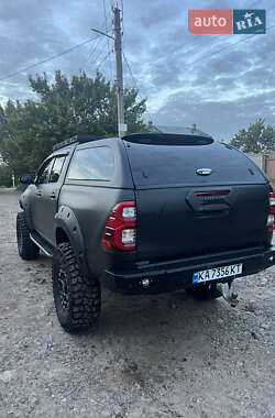 Пікап Toyota Hilux 2021 в  фото 4 Пікап Toyota Hilux 2021 в