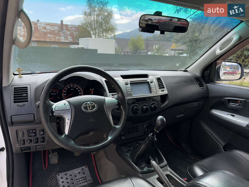 Пікап Toyota Hilux 2011 в Міжгір'ї