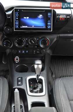 Пикап Toyota Hilux 2016 в 