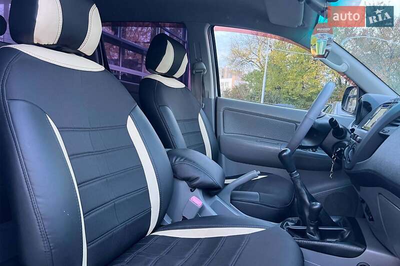 Пікап Toyota Hilux 2011 в Івано-Франківську