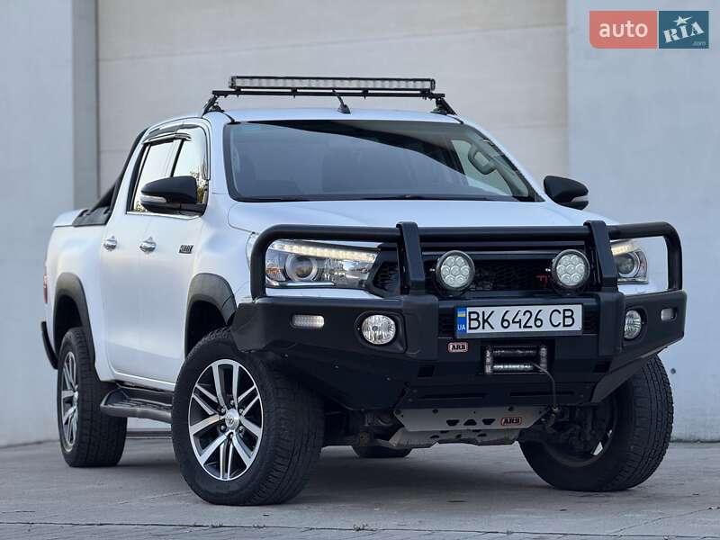 Пикап Toyota Hilux 2016 в 