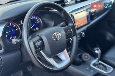 Пикап Toyota Hilux 2016 в 