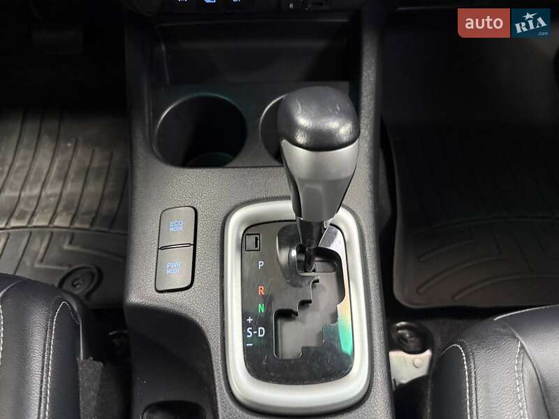 Пикап Toyota Hilux 2018 в Киеве фото 28 Пикап Toyota Hilux 2018 в Киеве