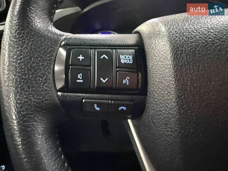 Пикап Toyota Hilux 2018 в Киеве фото 23 Пикап Toyota Hilux 2018 в Киеве