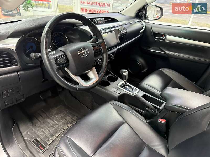 Пикап Toyota Hilux 2018 в Киеве фото 20 Пикап Toyota Hilux 2018 в Киеве