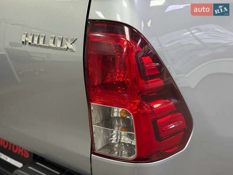 Пикап Toyota Hilux 2018 в Киеве фото 12 Пикап Toyota Hilux 2018 в Киеве