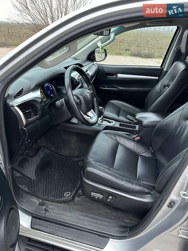 Пикап Toyota Hilux 2019 в Тальном