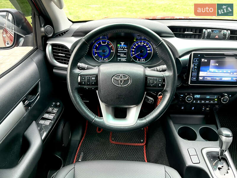 Пикап Toyota Hilux 2018 в Киеве