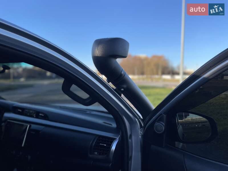 Пикап Toyota Hilux 2016 в Львове