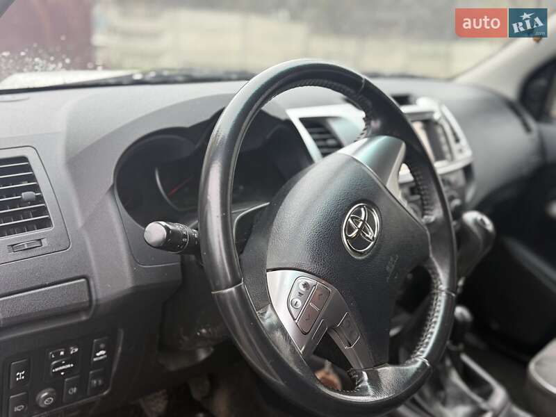 Пикап Toyota Hilux 2014 в Виннице