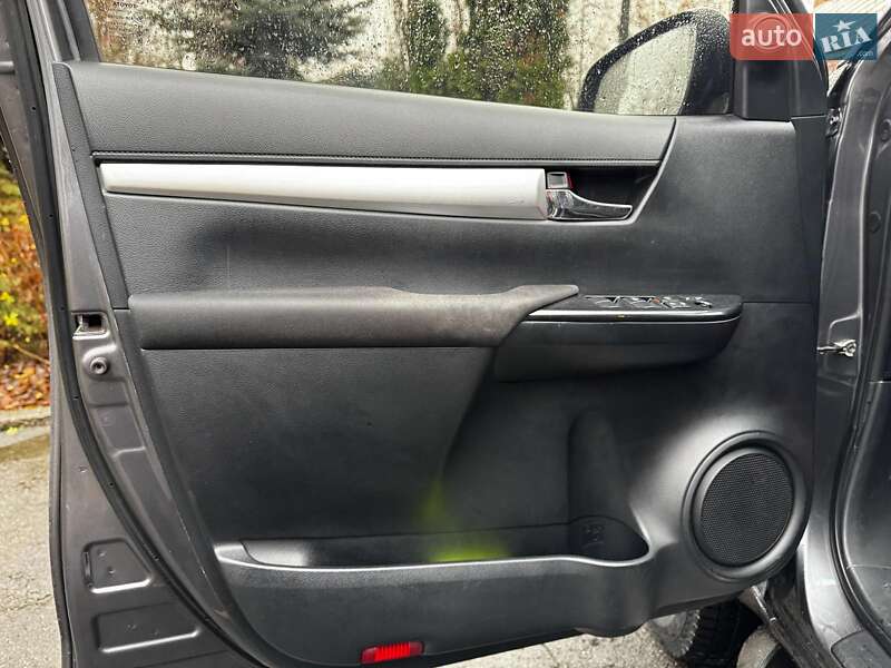 Пикап Toyota Hilux 2017 в Киеве