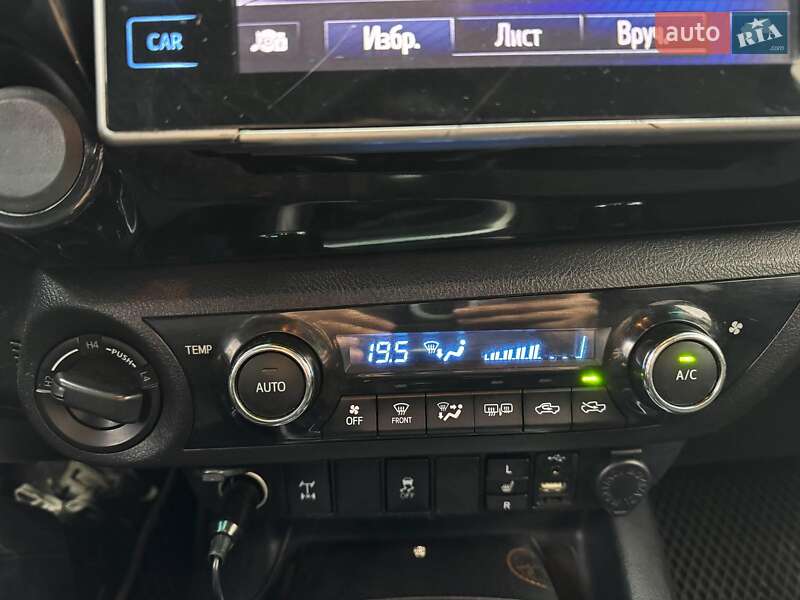 Пикап Toyota Hilux 2017 в Киеве