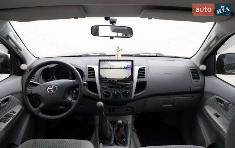 Пикап Toyota Hilux 2000 в Львове