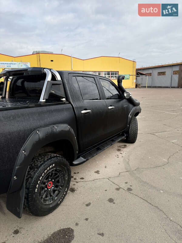 Пикап Toyota Hilux 2016 в Житомире