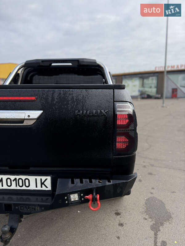 Пикап Toyota Hilux 2016 в Житомире