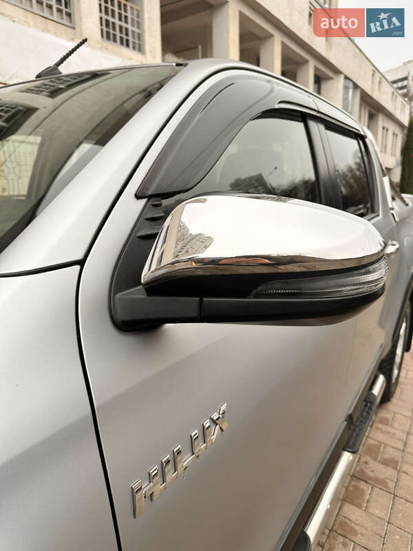 Пикап Toyota Hilux 2019 в Киеве фото 11 Пикап Toyota Hilux 2019 в Киеве