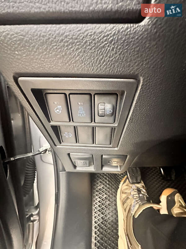 Пикап Toyota Hilux 2019 в Киеве фото 21 Пикап Toyota Hilux 2019 в Киеве