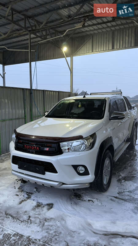 Пикап Toyota Hilux 2016 в Татарбунарах