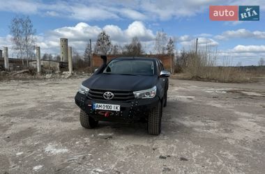 Пикап Toyota Hilux 2016 в Олевске