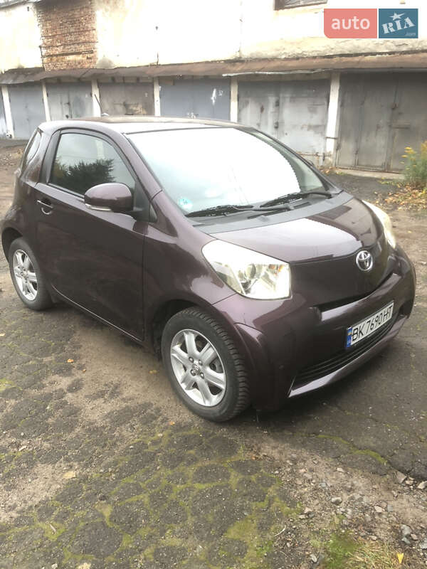 Хетчбек Toyota IQ 2009 в Рівному
