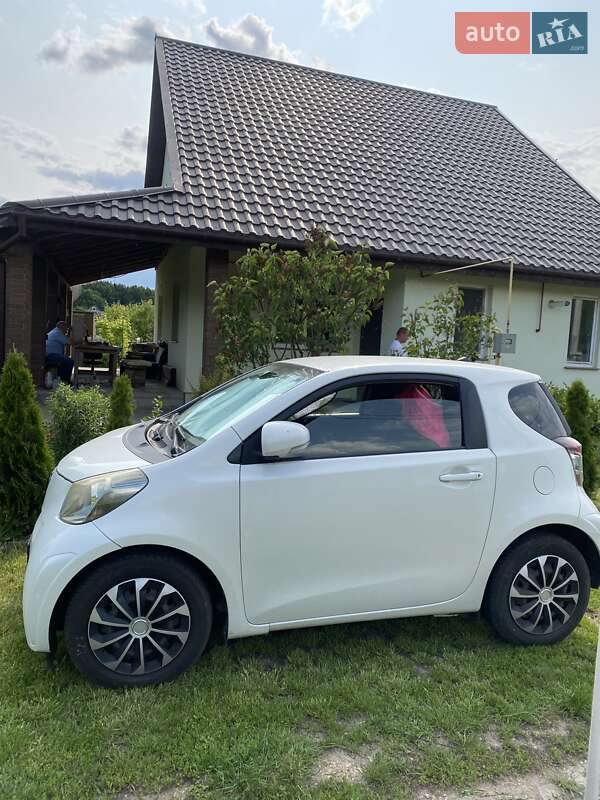Хэтчбек Toyota IQ 2010 в Киеве